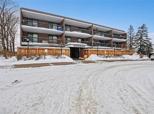 63 Conroy Cres #52, Guelph, ON
