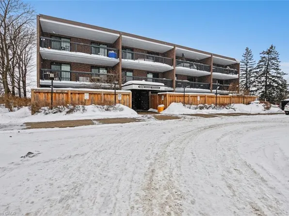 63 Conroy Cres #52, Guelph, ON N1G 2V5