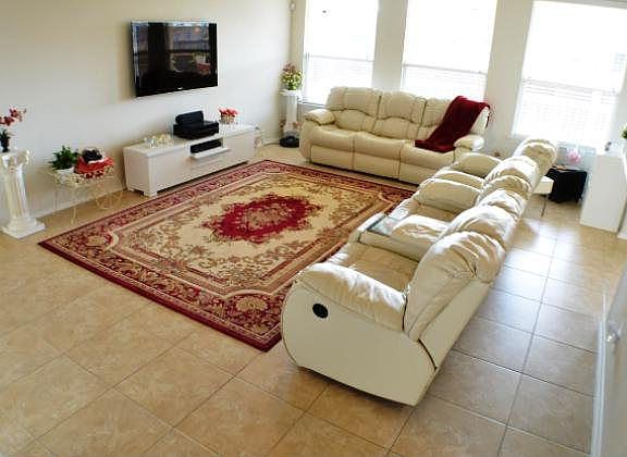 5th image of 317 Eglington Way