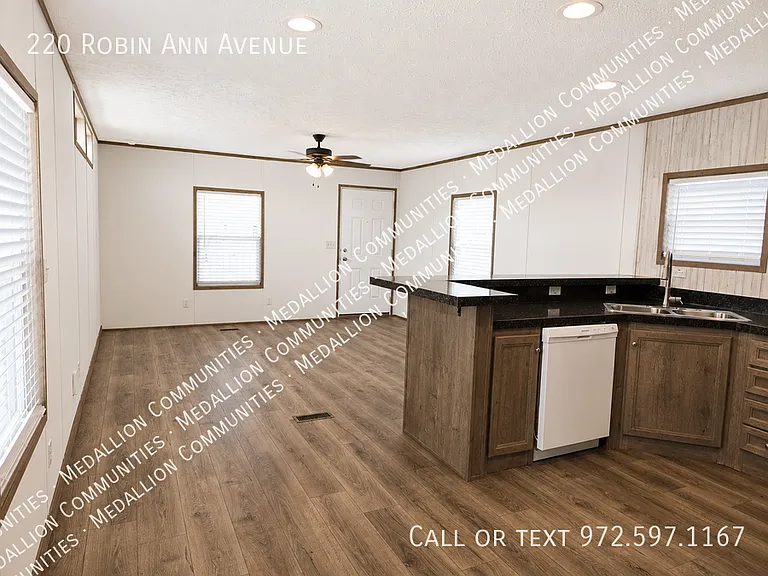 220 Robin Ann Ave — Photo 4