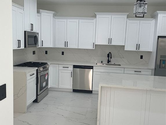 4th image of 2923 Country Club Drive