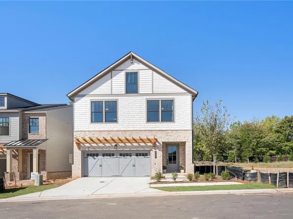 2135 Fern Cir, Alpharetta, GA 30076