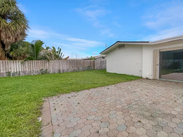2741 NE 53rd Court, Lighthouse Point, FL 33064