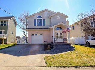 1106 Jefferson Pl, Baldwin, NY 11510