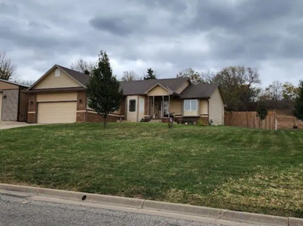 1038 Country Club Dr, Eureka, KS 67045