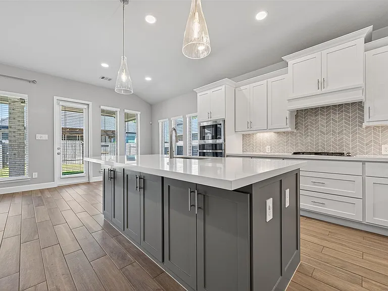 15330 Legacy Park Way — Photo 23