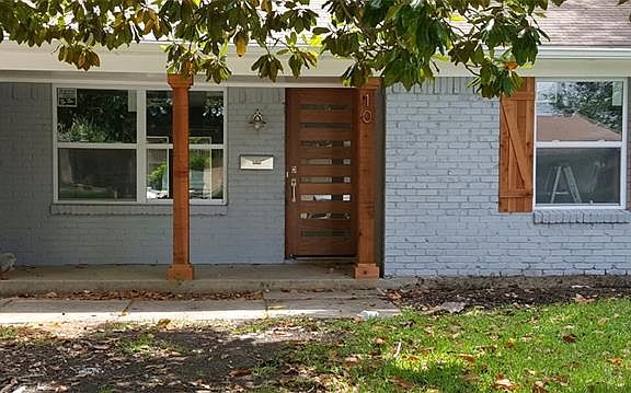 3rd image of 1004 N Cottonwood Dr