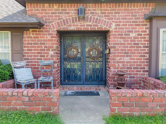 2nd image of 1535 Red Bud Ln