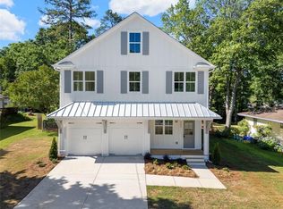 962 McLinden Ave SE, Smyrna, GA 30080