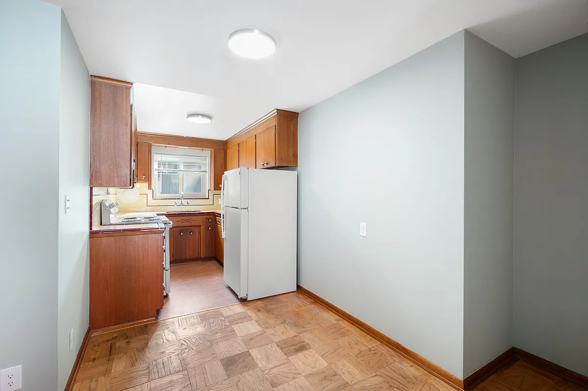 Building Photo - Parkdell Apartments