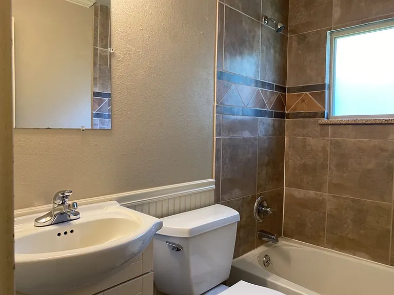 125 E Mrytle Flats — Photo 46