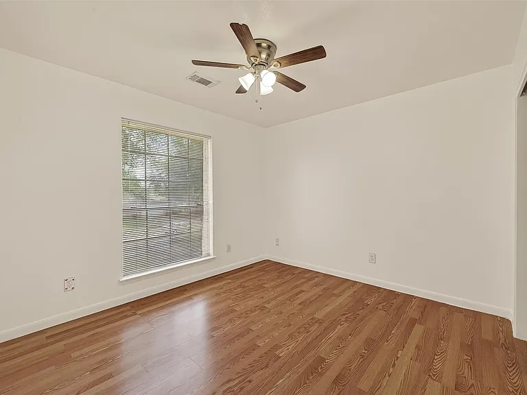 16315 April Ridge Dr — Photo 22