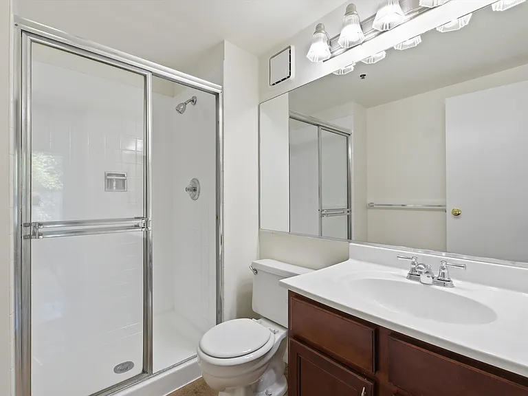 Evanston Place — Photo 66