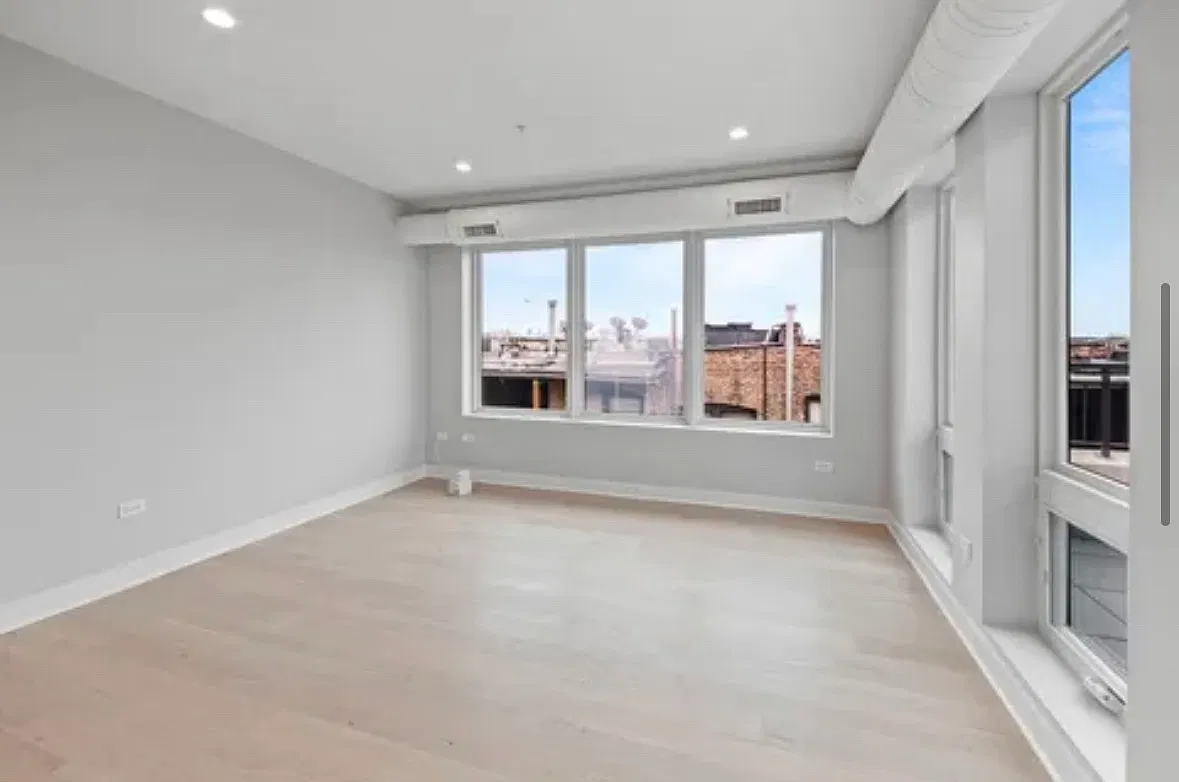 3 bed, 1250 sqft, $3,999 — Photo 4