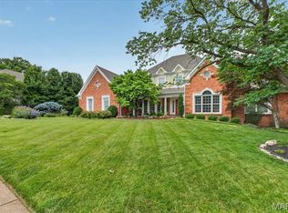 14833 Brook Hill Dr, Chesterfield, MO 63017