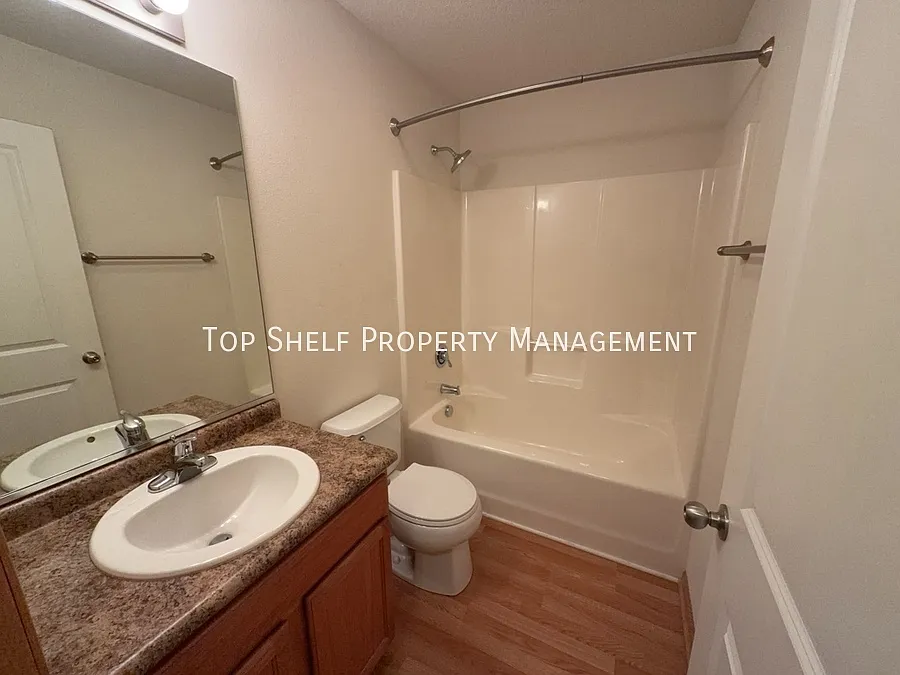 2 bed, 1.5 bath, 1056 sqft, $1,445 — Photo 4