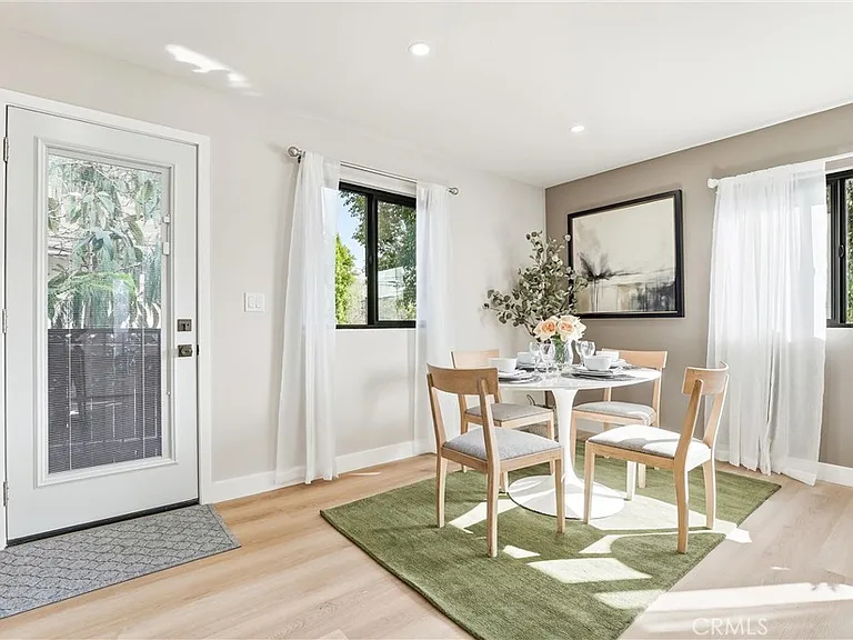 4523 Lexington Ave — Photo 7