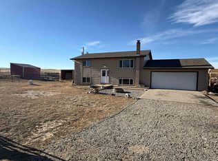 35 Cougar Rd, Glenrock, WY 82637