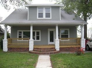 250 S 7th St, Wood River, IL 62095