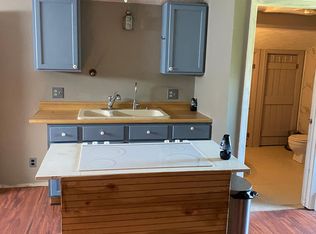 940 1900th Ave #B, Abilene, KS 67410