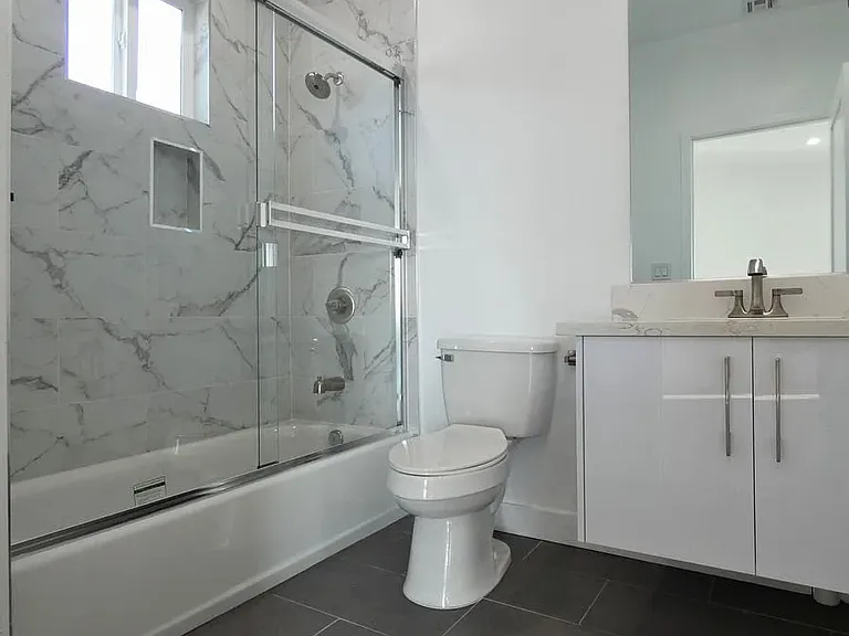 1818 Thurman Ave — Photo 7