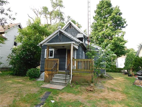 4th image of 1119 Lake Ave