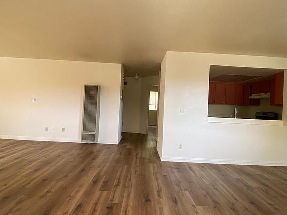 2nd image of 3148 Carlyle St #105