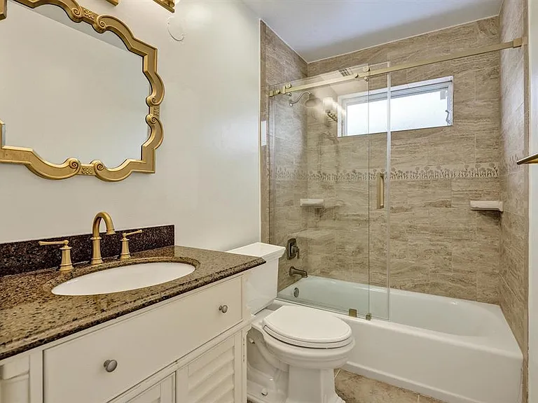 1717 N Riverside Dr #1 — Photo 7
