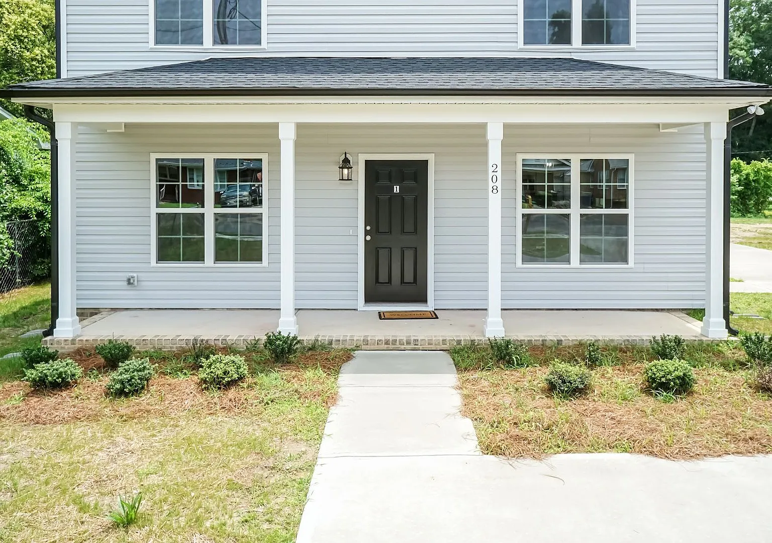 208 S Leslie St — Photo 3