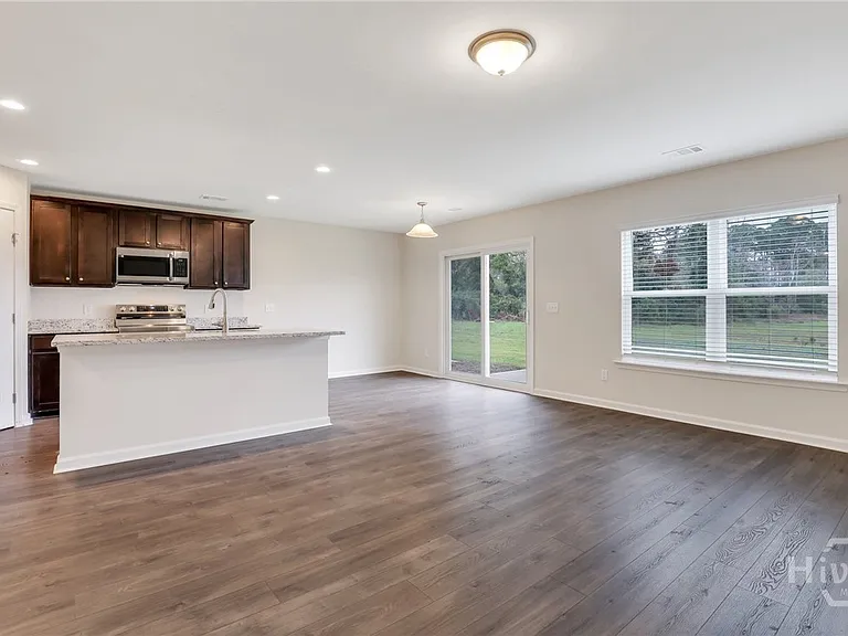 211 Vinesville Ct — Photo 7
