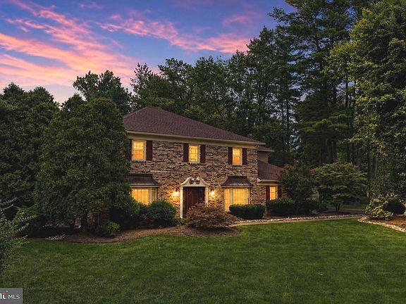 2nd image of 721 Buckley Rd
