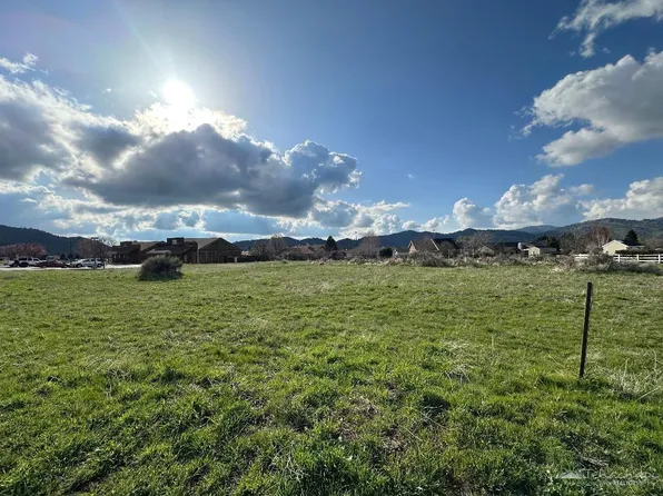 27707 Stallion Springs Dr #11, Tehachapi, CA 93561