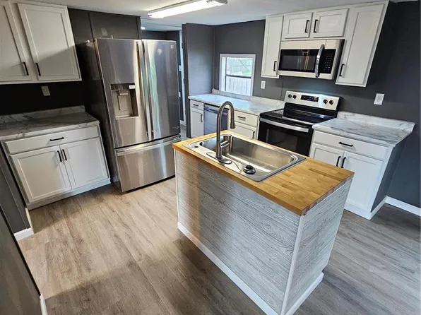 1605 Mary St, Scott City, MO 63780