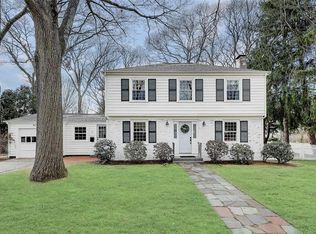 3 Greenwood Ave, Barrington, RI 02806