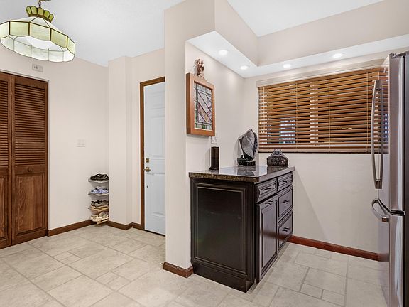 4th image of 180 SE 20th Avenue #302