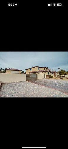 330 E Horizon Dr Photo 1