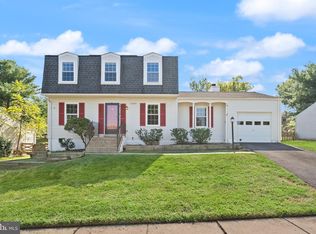 13305 Hollinger Ave, Fairfax, VA 22033