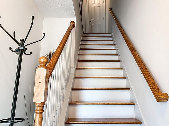 2nd image of 115 Blue Leaf Dr