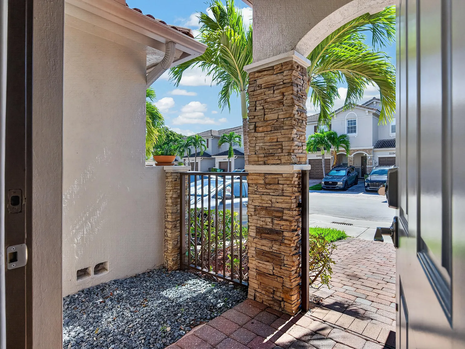 3 bed, 2.5 bath, 1562 sqft, $2,950 — Photo 4
