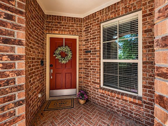 3rd image of 2609 Frisco Wood Dr