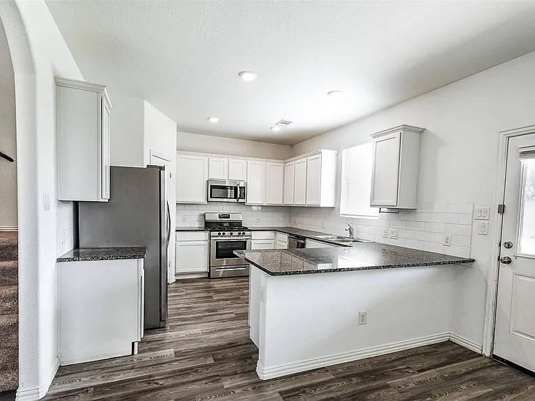 9011 Beacon Mill Dr — Photo 10