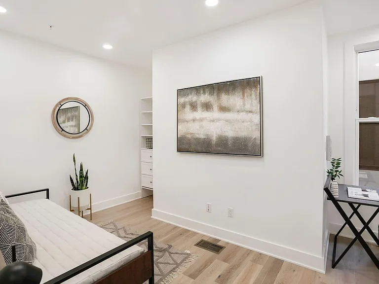 2566 University Pl NW #202 — Photo 9