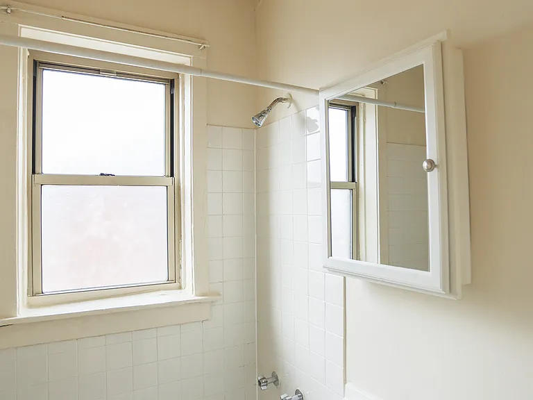1101 W Roscoe St #22 — Photo 7