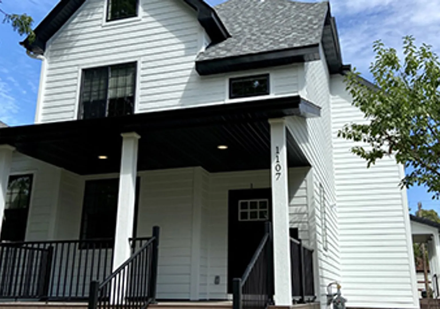 1107 7th St. SE — Photo 2