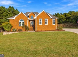 19 Dove Ct SE, Lindale, GA 30147