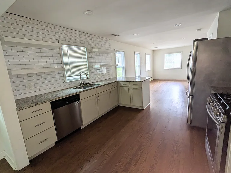 1683 Richland Rd SW #A — Photo 8