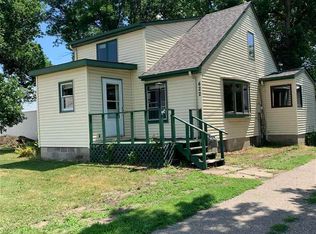 422 W Watonwan St, Lake Crystal, MN 56055