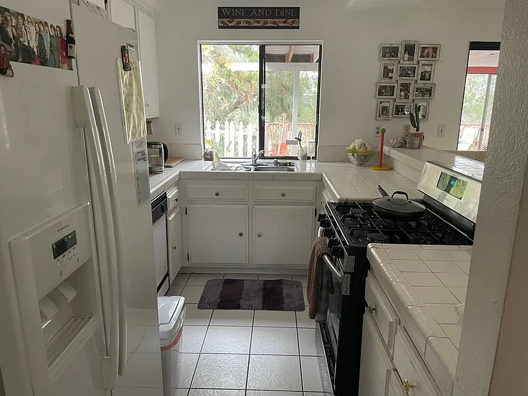 1868 Palisades Dr — Photo 2