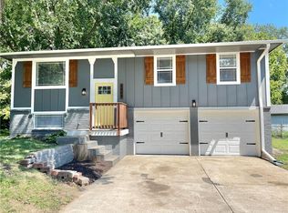 1009 Barley Ln, Buckner, MO 64016