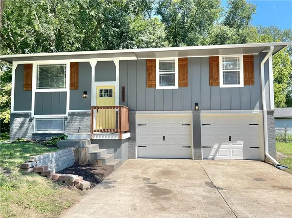 1009 Barley Ln, Buckner, MO 64016